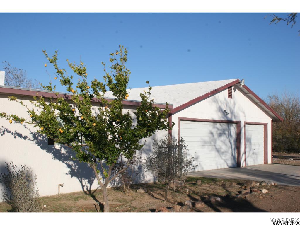5219 Pasadena Road Fort Mohave, AZ 86426 - Photo 20 of 21 Lemon Tree front of home