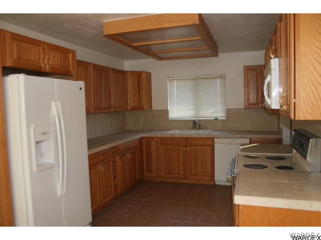5219 Pasadena Road Fort Mohave, AZ 86426 - Photo 5 of 21 Kitchen