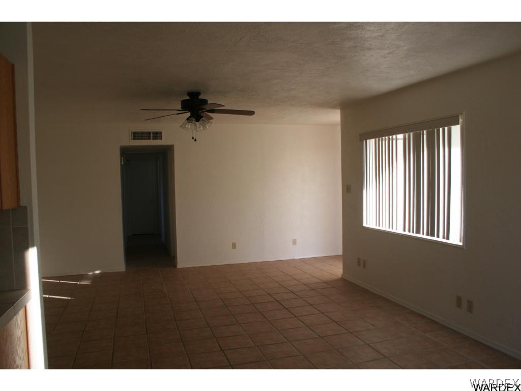 5219 Pasadena Road Fort Mohave, AZ 86426 - Photo 8 of 21 Living Room
