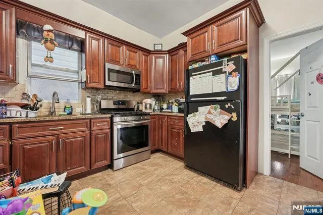 $974,900 | 717 16th Street, Union City, NJ 07087