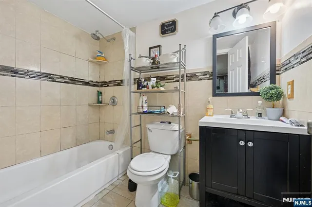 $974,900 | 717 16th Street, Union City, NJ 07087