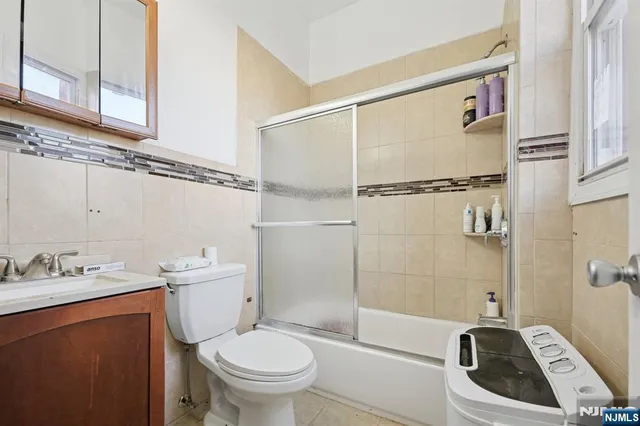 $974,900 | 717 16th Street, Union City, NJ 07087