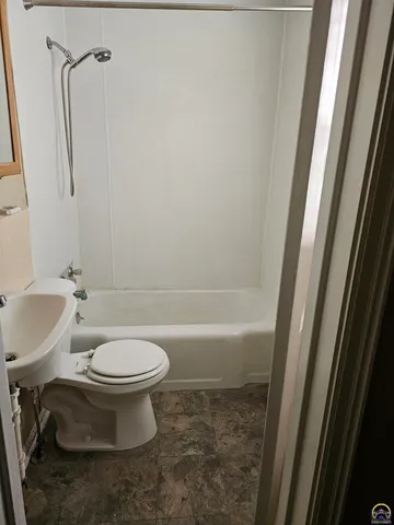 $119,500 | 2204 Southwest Kensington Court, Topeka, KS 66606