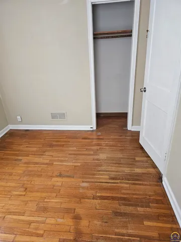 $119,500 | 2204 Southwest Kensington Court, Topeka, KS 66606