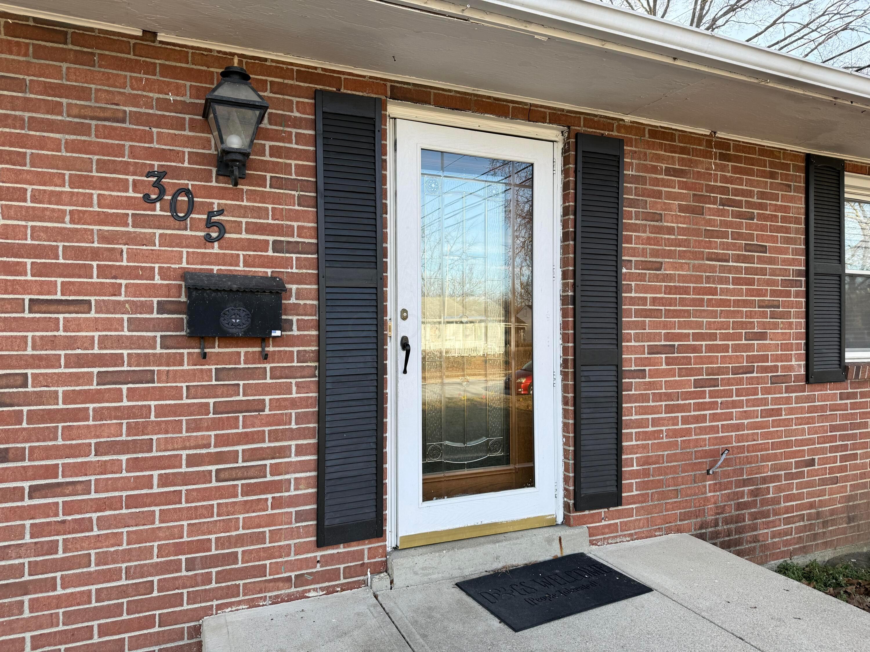 305 Danhurst Road Columbus, OH 43228 - Photo 5 of 39