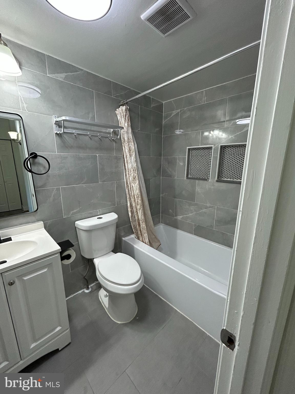 9456 Merryrest Road Columbia, MD 21045 - Photo 11 of 28 Upstairs Full Bathroom