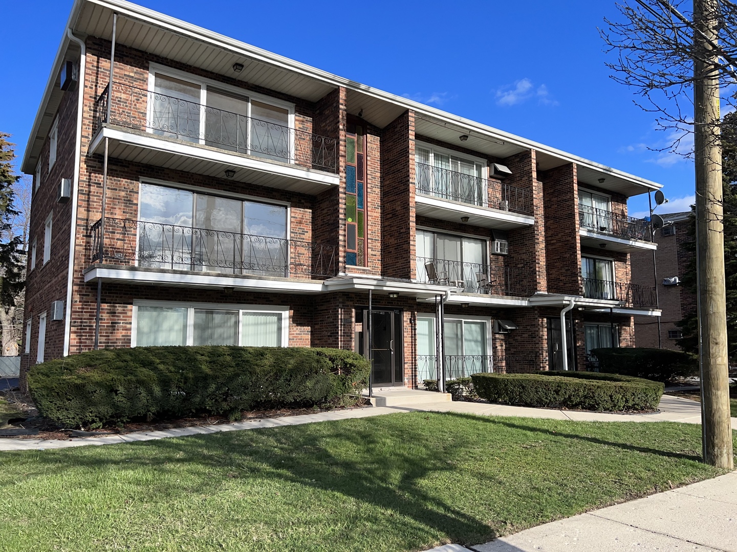 8739 South Roberts Road, Unit 2 Hickory Hills, IL 60457 - Photo 1 of 14