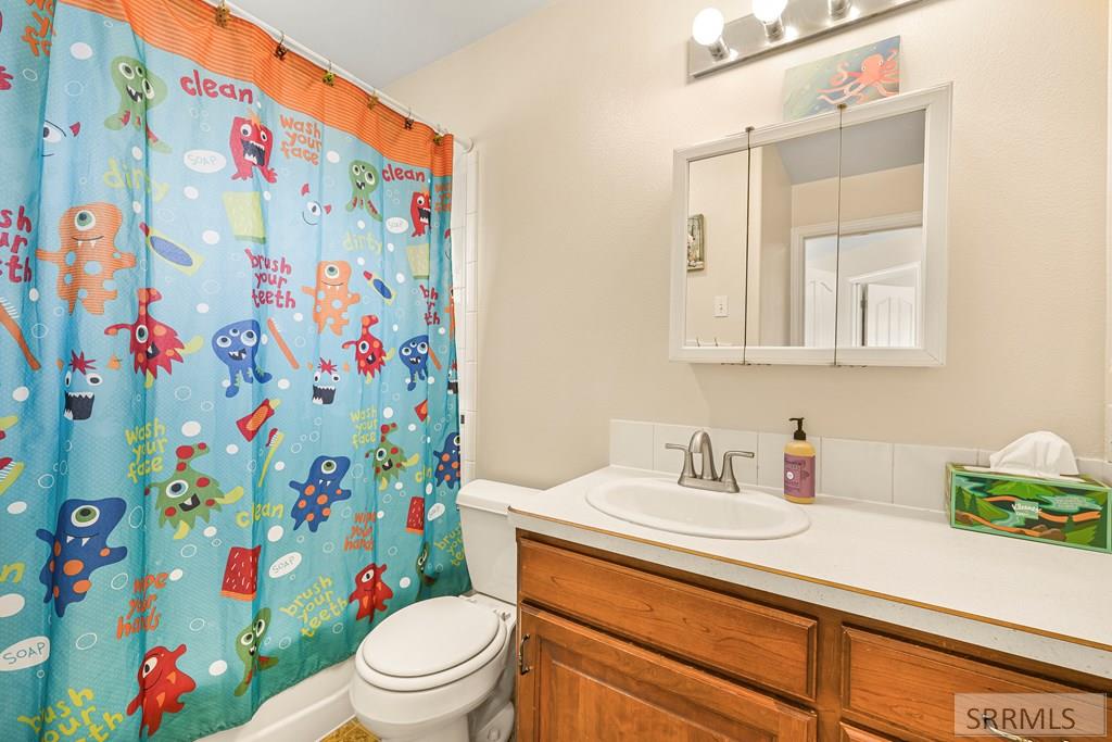 850 Spy Glass Point Pocatello, ID 83204 - Photo 28 of 68 Bathroom
