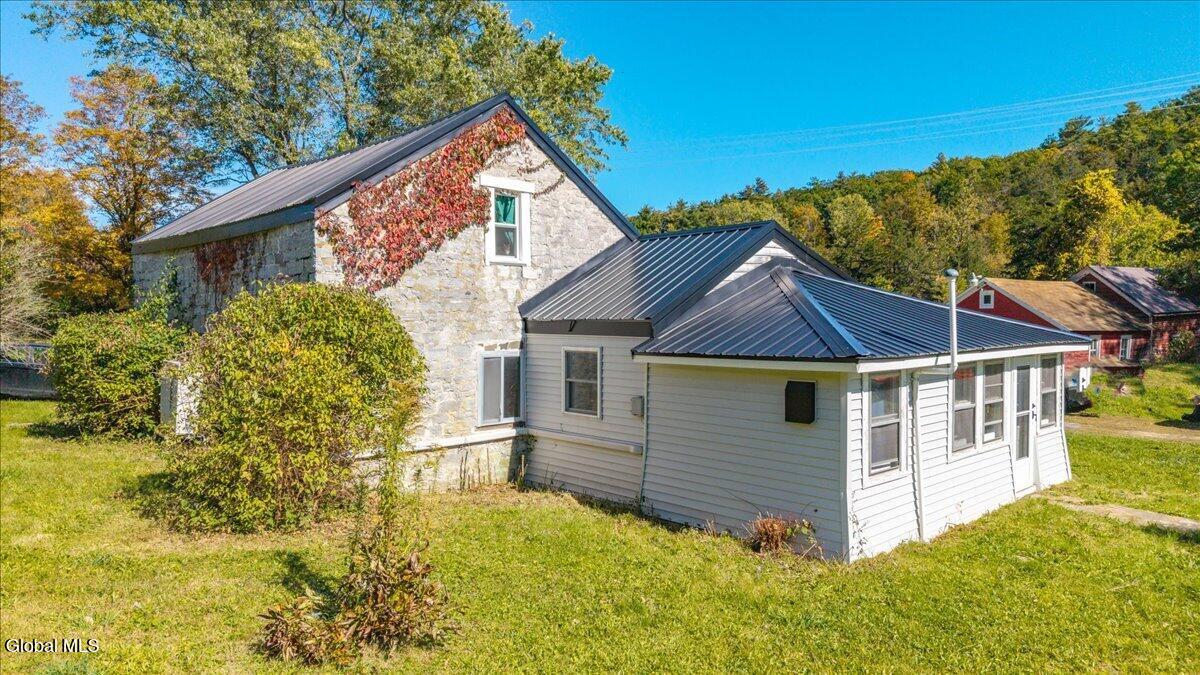 586-592 Starr Road Ravena, NY 12143 - Photo 35 of 55 62-586-592 Starr Rd-13