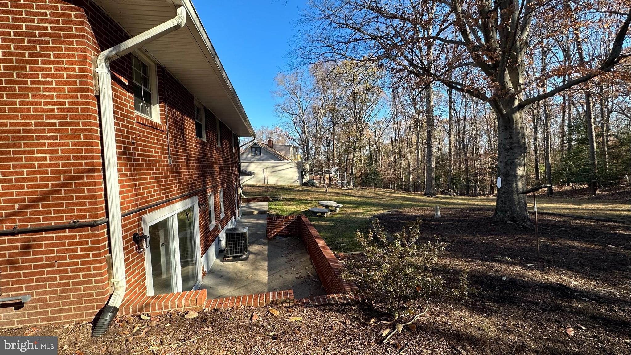 18325 Sharon Road Triangle, VA 22172 - Photo 9 of 67