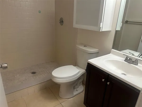 $2,400 | 11150 West Sample Road, Unit 50, Coral Springs, FL 33065