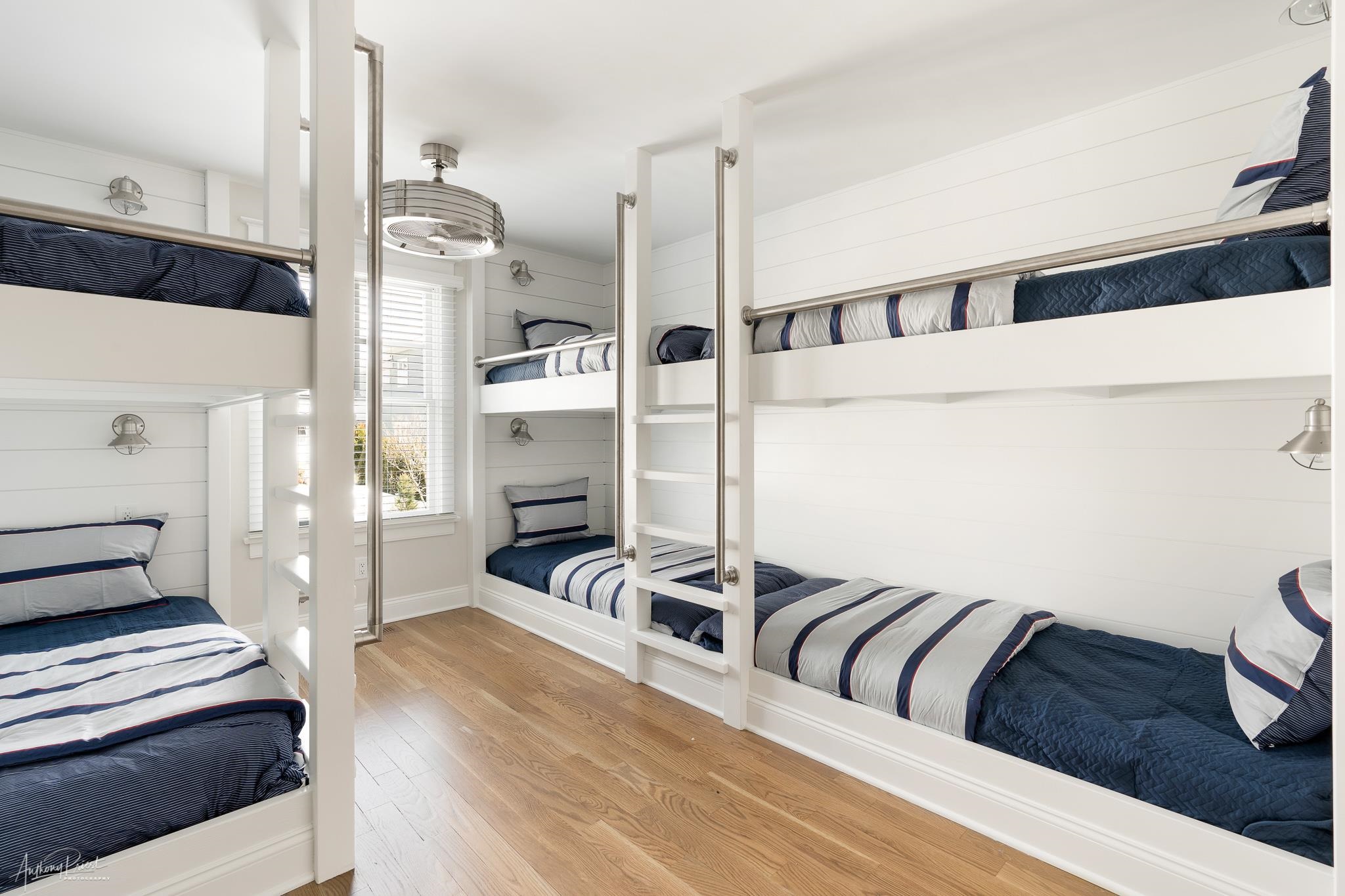 169 27th Street Avalon, NJ 08202 - Photo 13 of 32 a living room with furniture