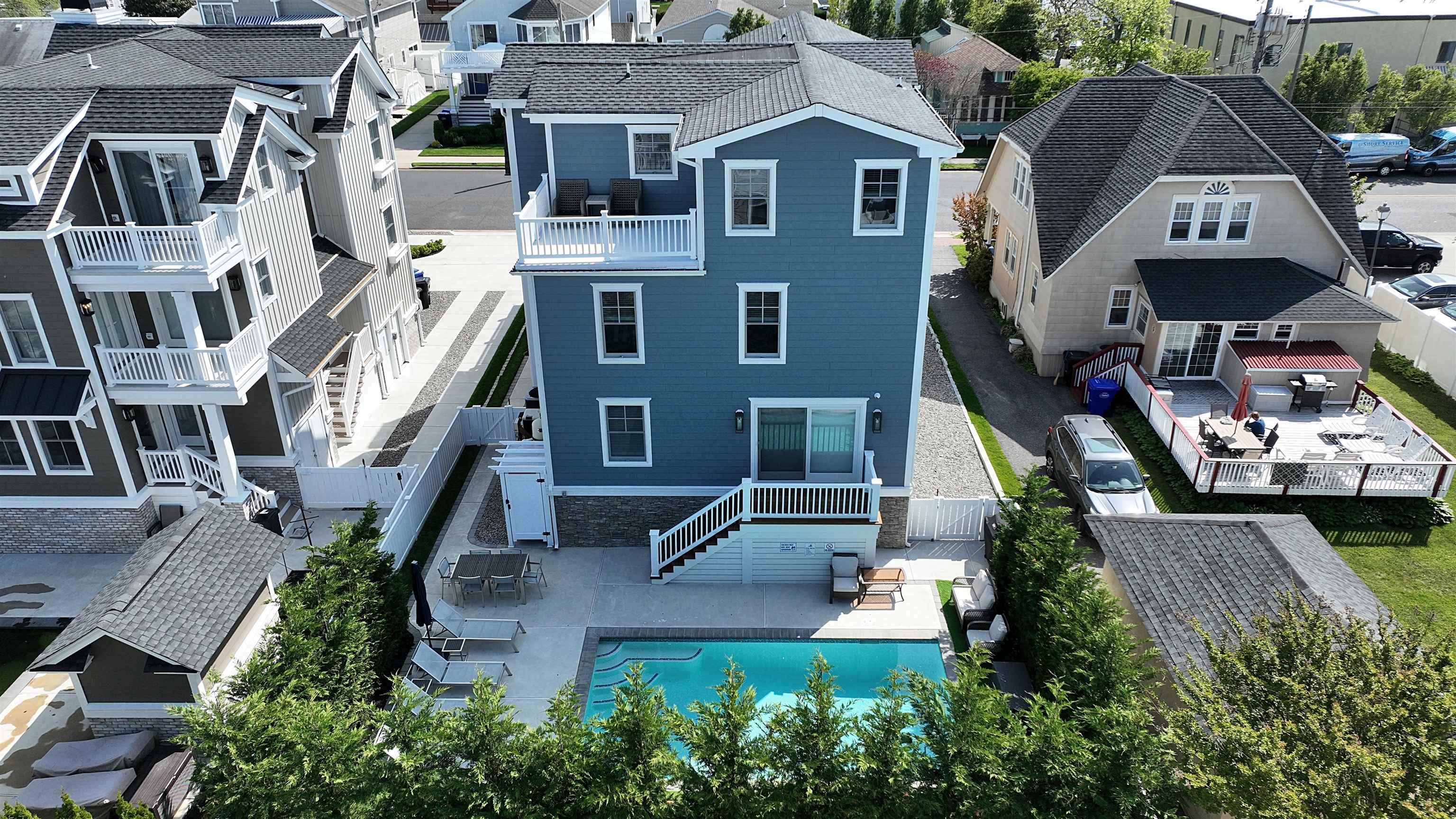 169 27th Street Avalon, NJ 08202 - Photo 30 of 32 an aerial view of residential houses with outdoor space