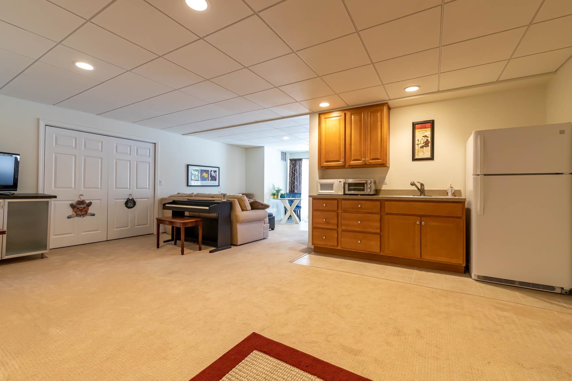 92 Mountain Village Road Windham, NH 03087 - Photo 23 of 37