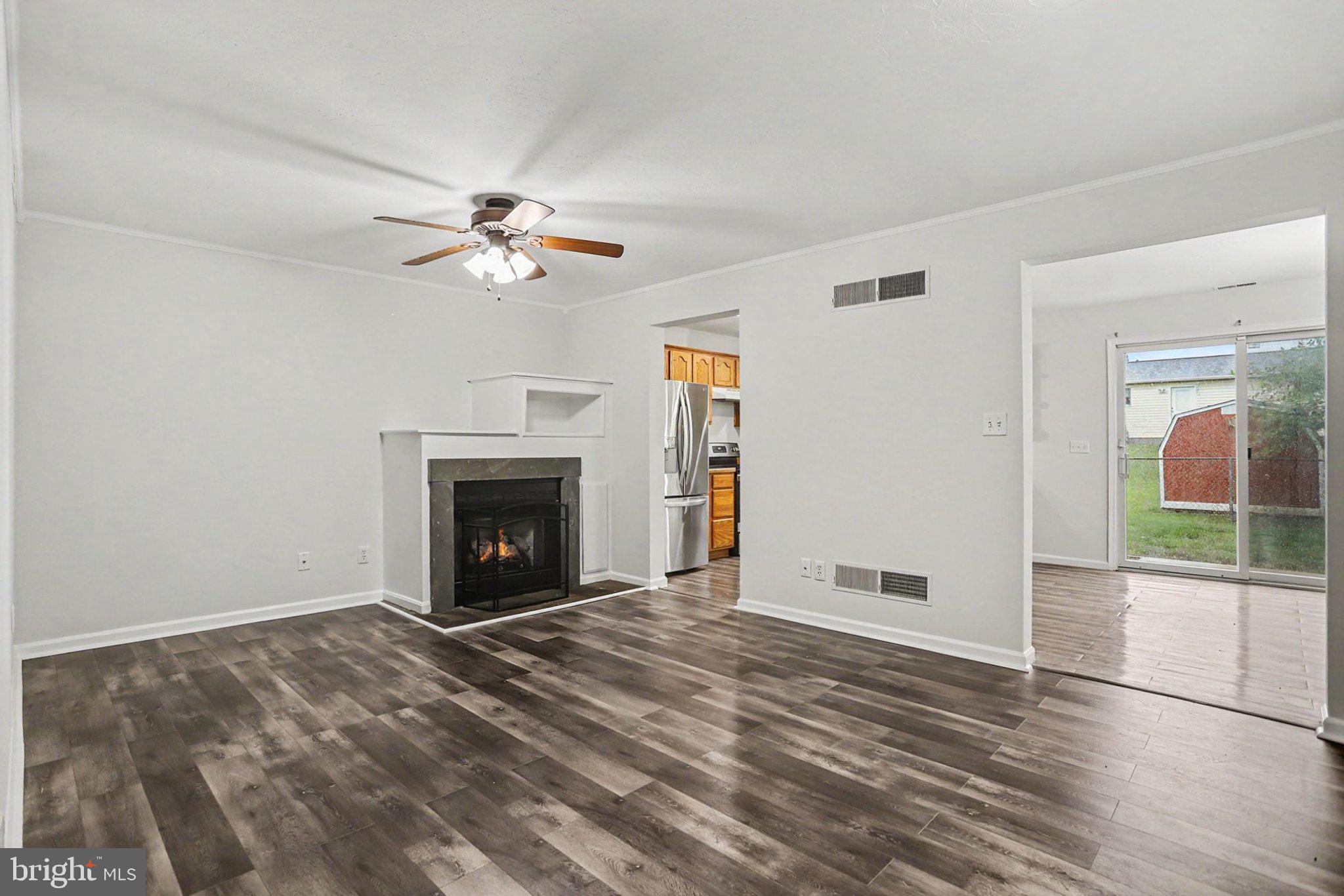 436 Springbrook Court, Unit E1 Hanover, PA 17331 - Photo 15 of 36 Living Room