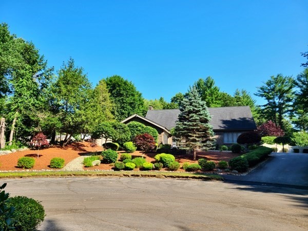 73 Carter Road Lynnfield, MA 01940 - Photo 1 of 31 Gallery Image 1