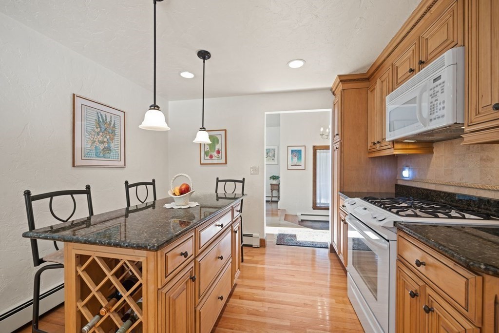 73 Carter Road Lynnfield, MA 01940 - Photo 12 of 31 Gallery Image 12