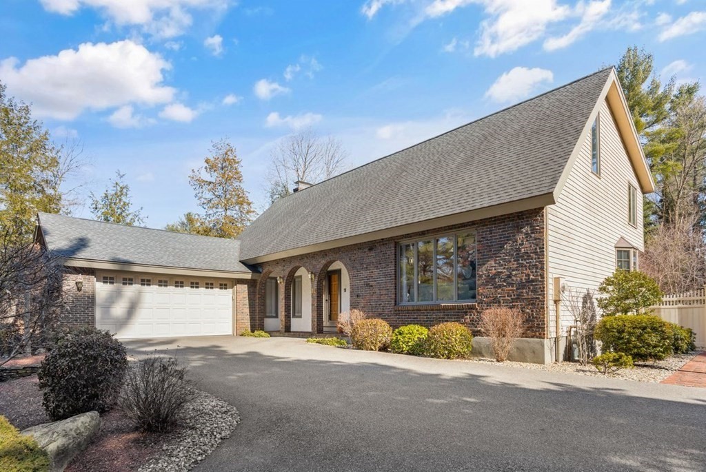 73 Carter Road Lynnfield, MA 01940 - Photo 2 of 31 Gallery Image 2