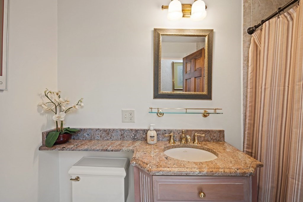 73 Carter Road Lynnfield, MA 01940 - Photo 25 of 31 Gallery Image 25