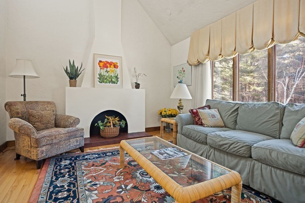 73 Carter Road Lynnfield, MA 01940 - Photo 5 of 31 Gallery Image 5