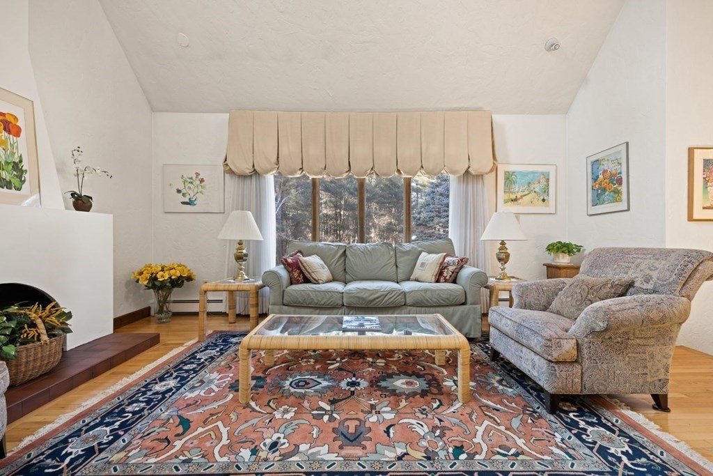 73 Carter Road Lynnfield, MA 01940 - Photo 6 of 31 Gallery Image 6