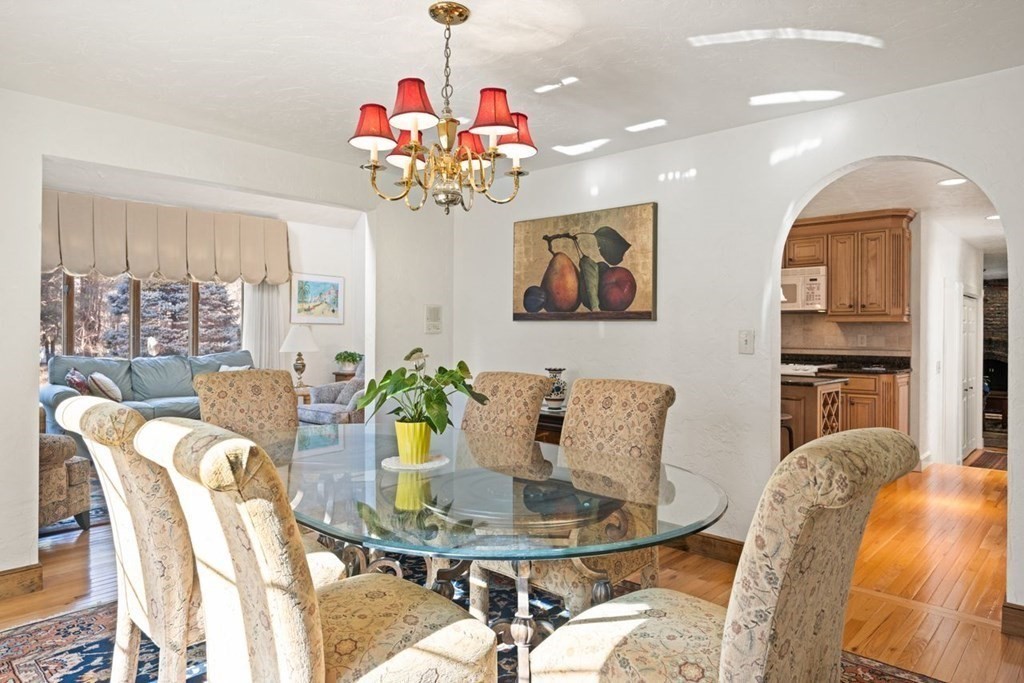 73 Carter Road Lynnfield, MA 01940 - Photo 8 of 31 Gallery Image 8