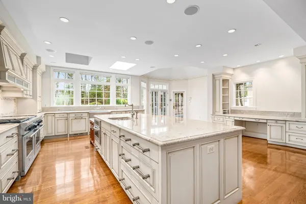 $2,650,000 | 10204 Bentcross Drive, Potomac, MD 20854