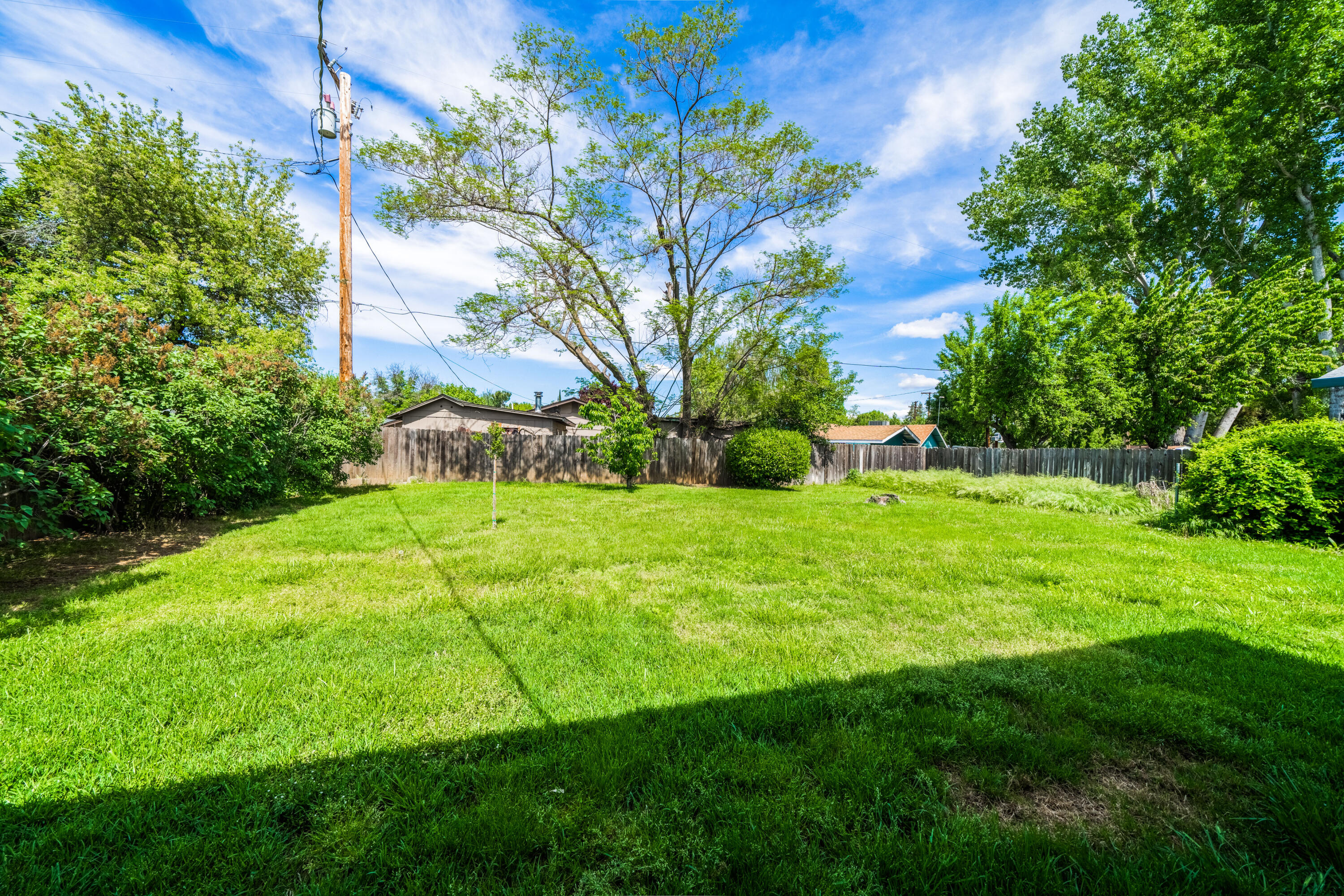 6947 Irving Road Redding, CA 96001 - Photo 24 of 24 IMG-23