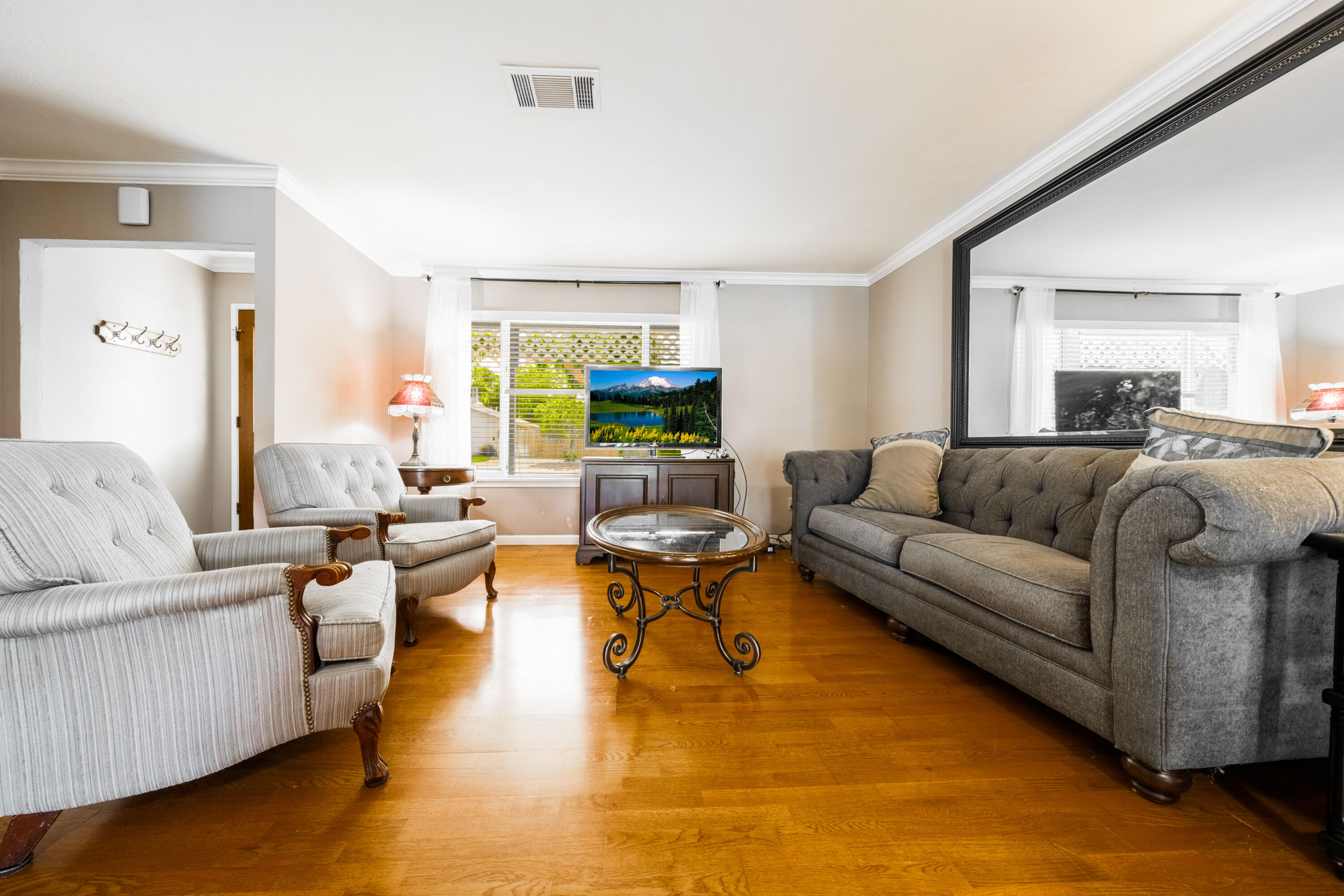 6947 Irving Road Redding, CA 96001 - Photo 6 of 24 IMG-06