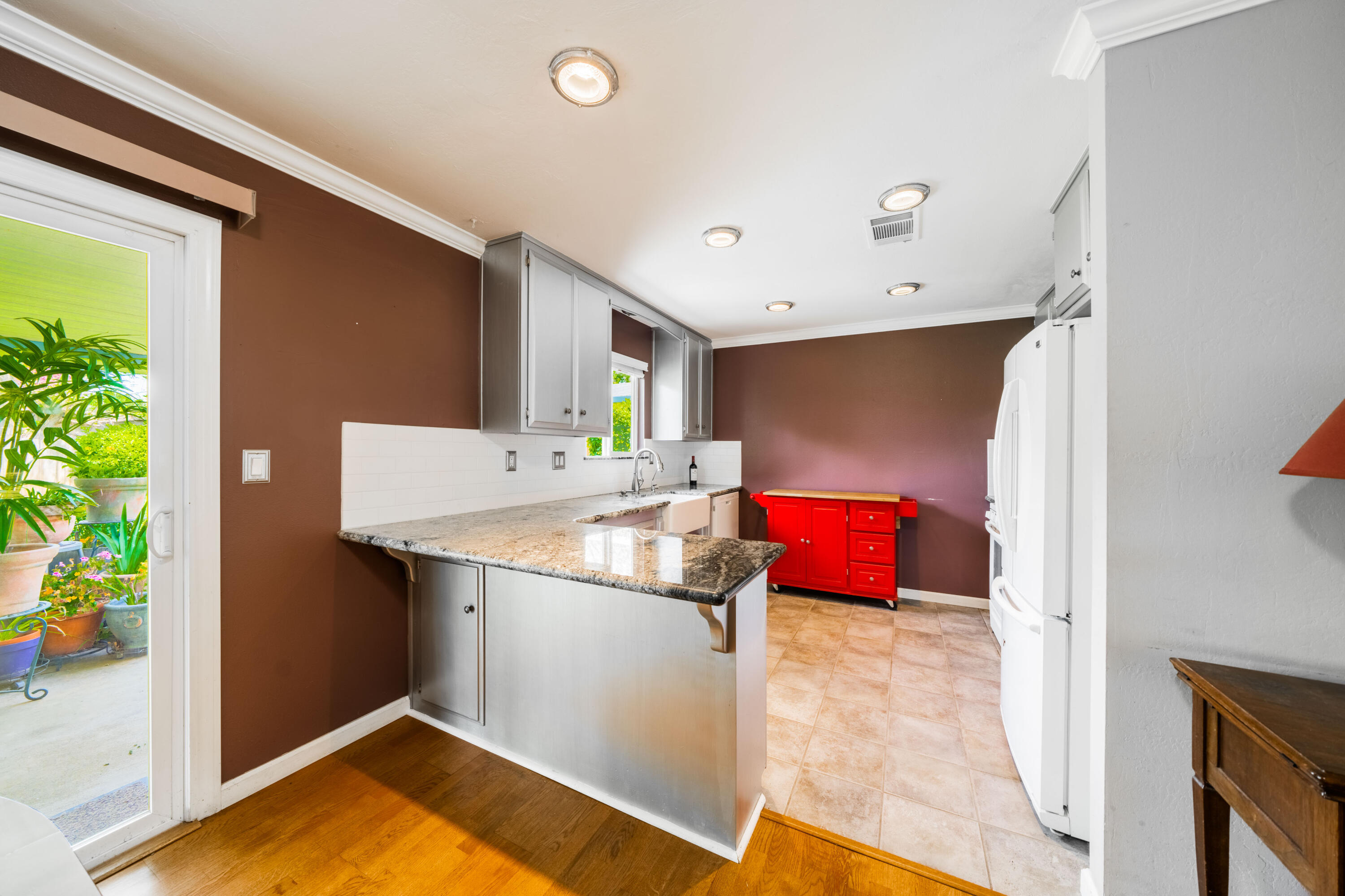 6947 Irving Road Redding, CA 96001 - Photo 8 of 24 IMG-09