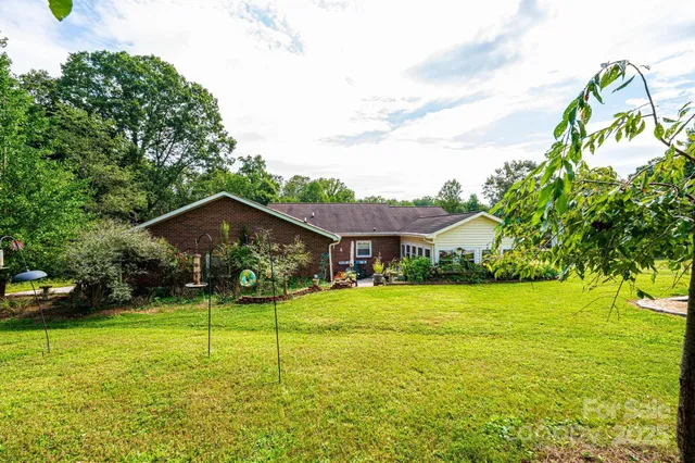 $324,500 | 575 Boxwood Street, Hudson, NC 28638