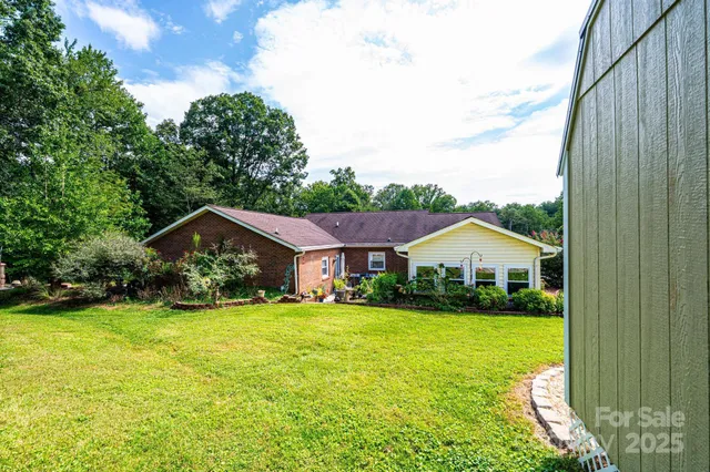 $324,500 | 575 Boxwood Street, Hudson, NC 28638