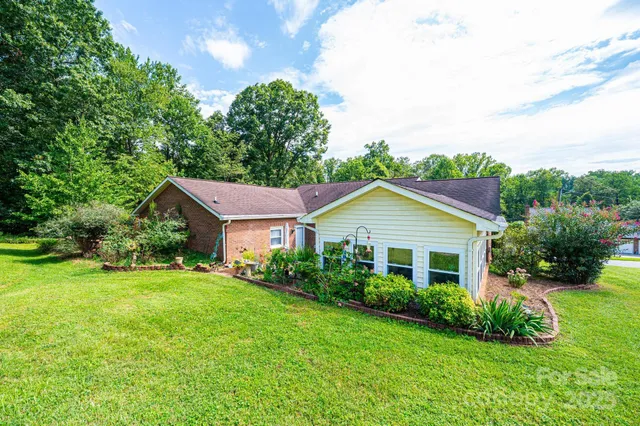 $324,500 | 575 Boxwood Street, Hudson, NC 28638