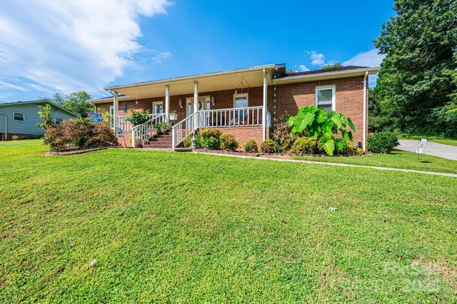 $324,500 | 575 Boxwood Street, Hudson, NC 28638