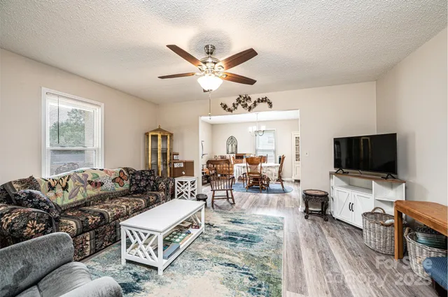 $324,500 | 575 Boxwood Street, Hudson, NC 28638