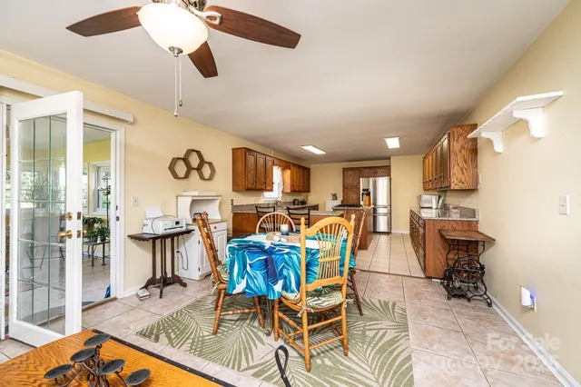 $324,500 | 575 Boxwood Street, Hudson, NC 28638