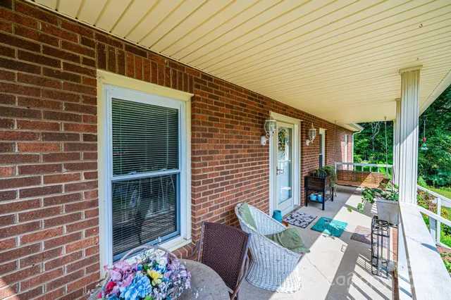 $324,500 | 575 Boxwood Street, Hudson, NC 28638