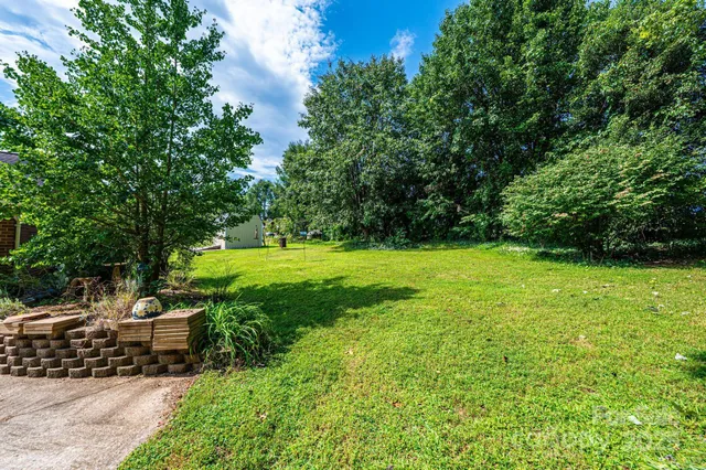 $324,500 | 575 Boxwood Street, Hudson, NC 28638