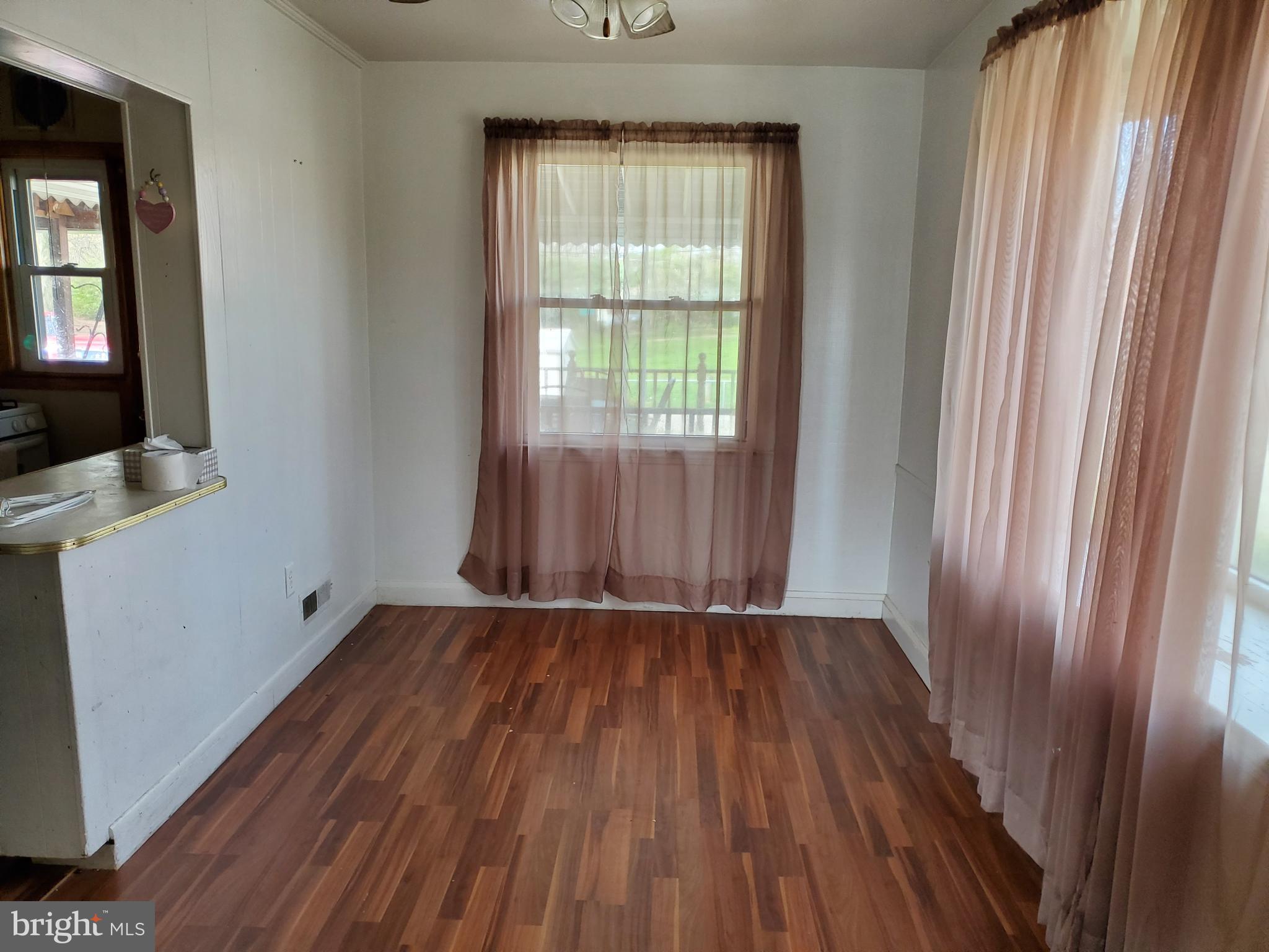 170 Bennett Road Baltimore, MD 21221 - Photo 3 of 16 Dining Room