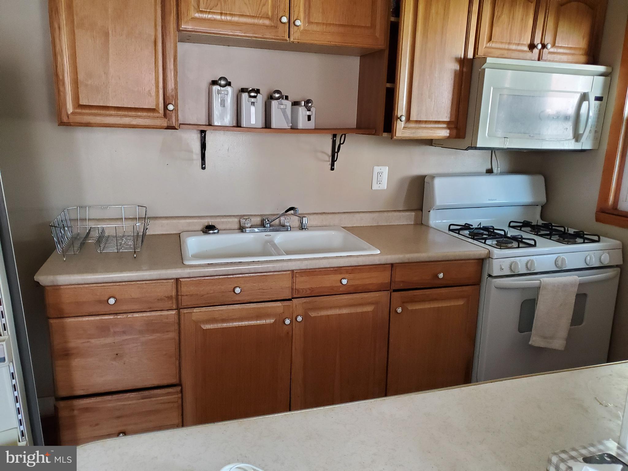 170 Bennett Road Baltimore, MD 21221 - Photo 5 of 16 Kitchen