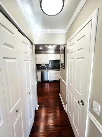 $405,000 | 106 Pembroke Circle, Unit 106, Lake Bluff, IL 60044