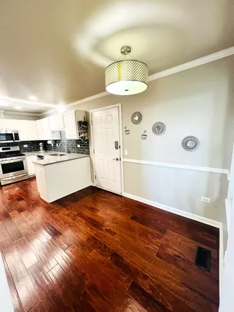 $405,000 | 106 Pembroke Circle, Unit 106, Lake Bluff, IL 60044