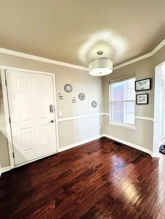$405,000 | 106 Pembroke Circle, Unit 106, Lake Bluff, IL 60044