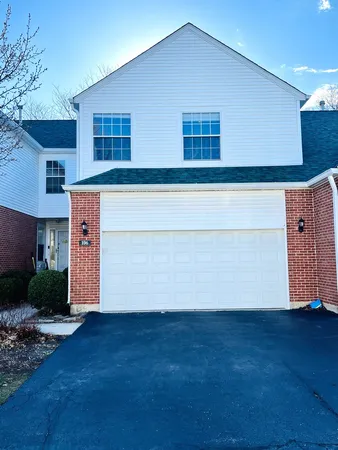 $405,000 | 106 Pembroke Circle, Unit 106, Lake Bluff, IL 60044