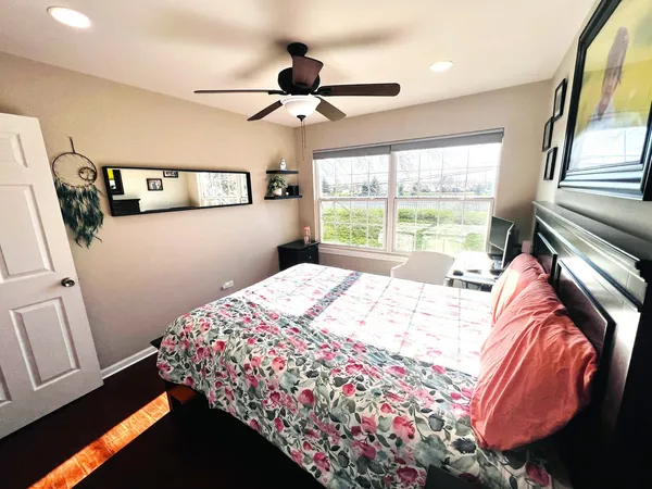 $405,000 | 106 Pembroke Circle, Unit 106, Lake Bluff, IL 60044