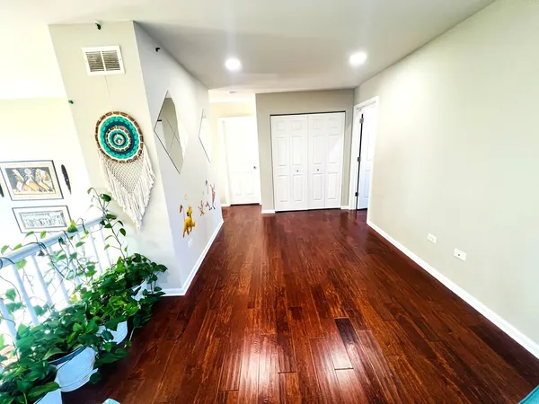 $405,000 | 106 Pembroke Circle, Unit 106, Lake Bluff, IL 60044