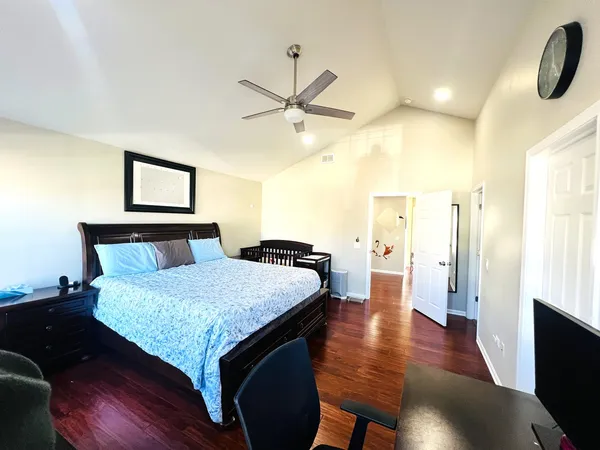 $405,000 | 106 Pembroke Circle, Unit 106, Lake Bluff, IL 60044