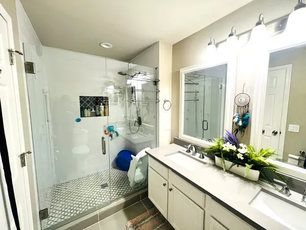 $405,000 | 106 Pembroke Circle, Unit 106, Lake Bluff, IL 60044