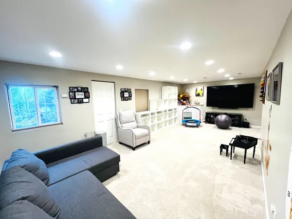 $405,000 | 106 Pembroke Circle, Unit 106, Lake Bluff, IL 60044