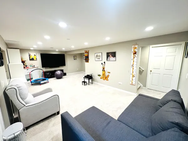 $405,000 | 106 Pembroke Circle, Unit 106, Lake Bluff, IL 60044